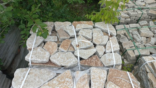 Гранитный плитняк галтованный для парковки купить в Сургуте