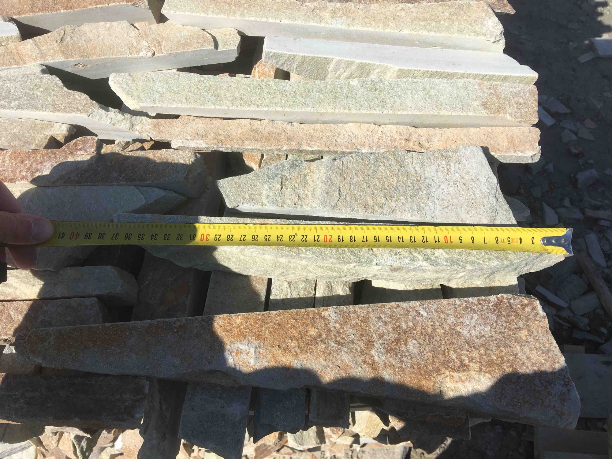 Горбушка златолит золотистый для облицовки купить в Сургуте