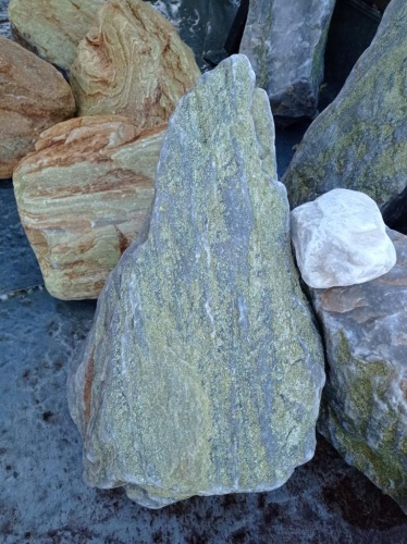 Златолит жёлтый, жёлто-зелёный глыбки и валуны для ланшафтного дизайна купить в Сургуте