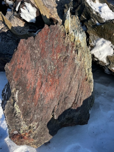 Ландшафтные глыбы красно-фиолетовые 200-1000 килограмм купить в Сургуте